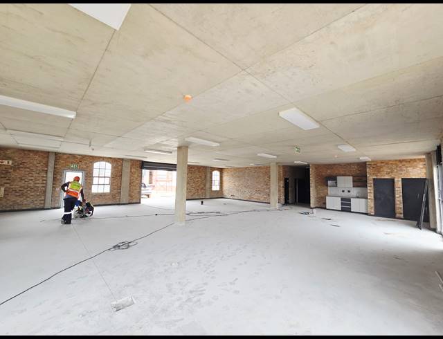 2,365M² WAREHOUSE TO LET IN RIVERSANDS